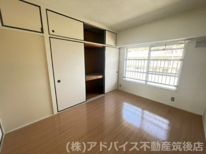 八女郡広川町大字広川の賃貸マンションの洋室