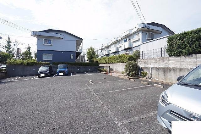 【駐車場】 | エルディム山本Ⅱ | 駐車場に車を止められます