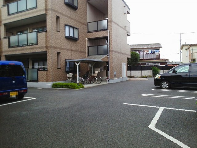 ロンググレースの駐車場