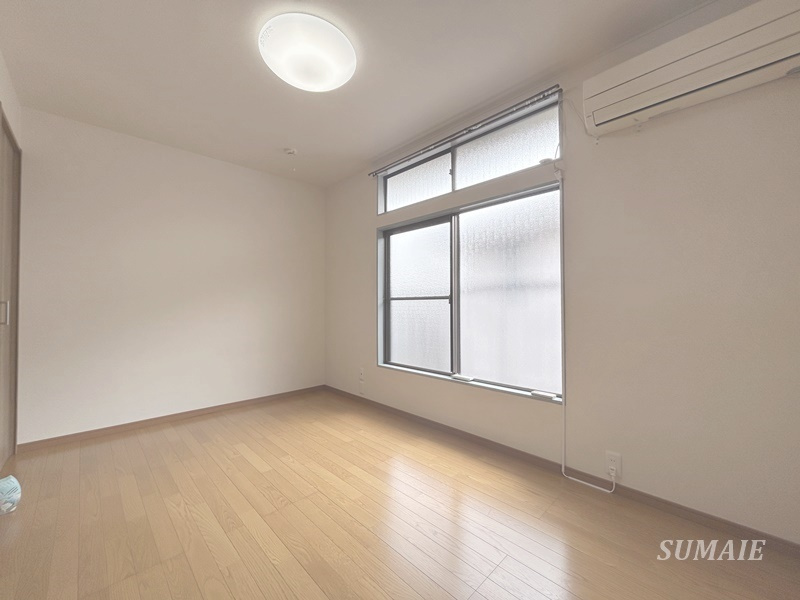 第二ヒルズハウスのその他|フローリングの洋室☆