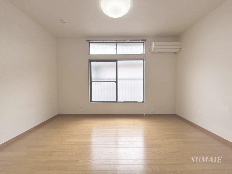 第二ヒルズハウスの寝室|収納が広い居室☆