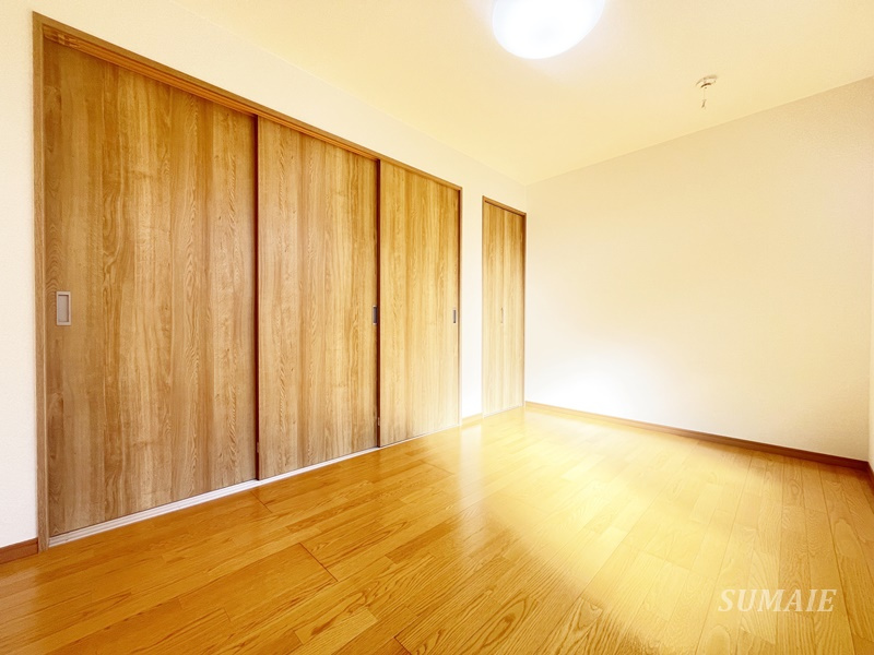 第二ヒルズハウスの洋室|4.5帖の洋室です☆