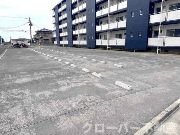 ビレッジハウス柞田1号棟の駐車場