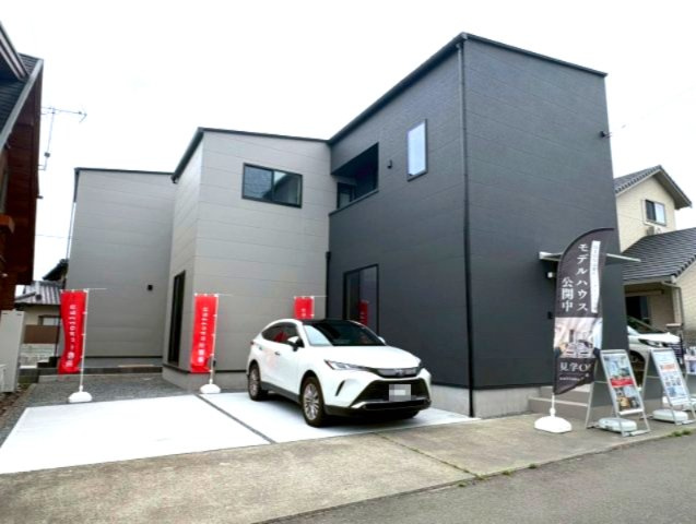 ＼新築モデルハウス／　好評販売中！　富士市石坂２期　全２邸
