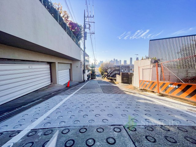 大田区田園調布4丁目の前面道路含む現地写真