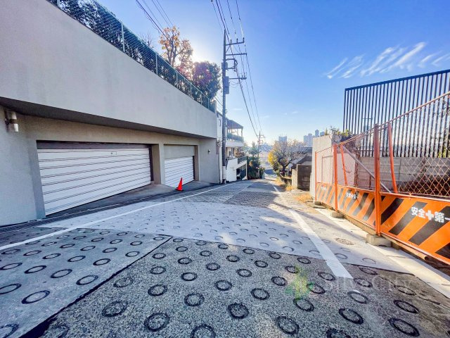 大田区田園調布4丁目の前面道路含む現地写真