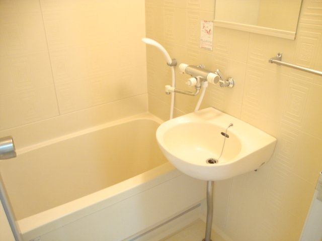 エスポアファーストⅠの浴室|バス