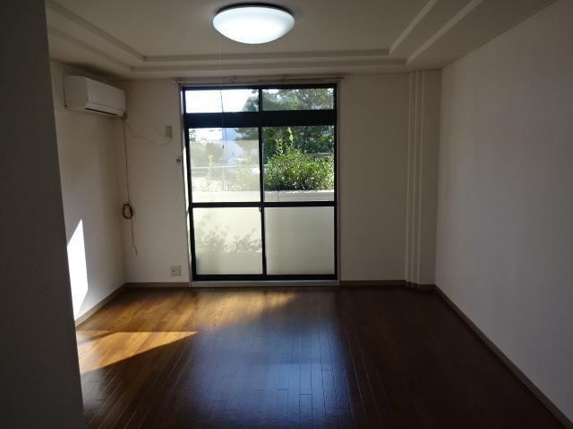 エスポアファーストⅠの居間・リビング|洋室