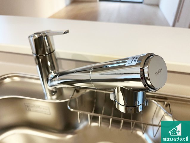 明石市貴崎　第4期　新築一戸建ての設備|浄水器を内蔵！炊飯時、お茶を作る時に安心してお水を使えます！お湯と冷水、浄水と原水、シャワーの切替えもワンタッチです！