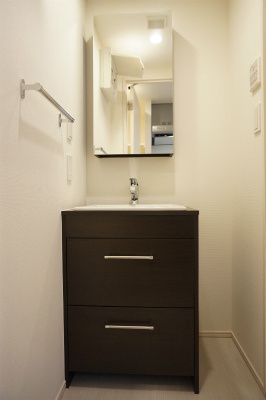 リブリ・マランド 千葉中央の独立洗面台|スペースが確保できる洗面所です