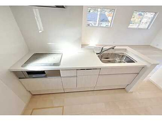 【キッチン】 | 安佐南区八木3（梅林駅徒歩3分！）【P3台可！】限定1棟 | オール電化☆対面式のキッチンでリビングが見渡せるので、お子様やご家族の様子が見えて安心です♪