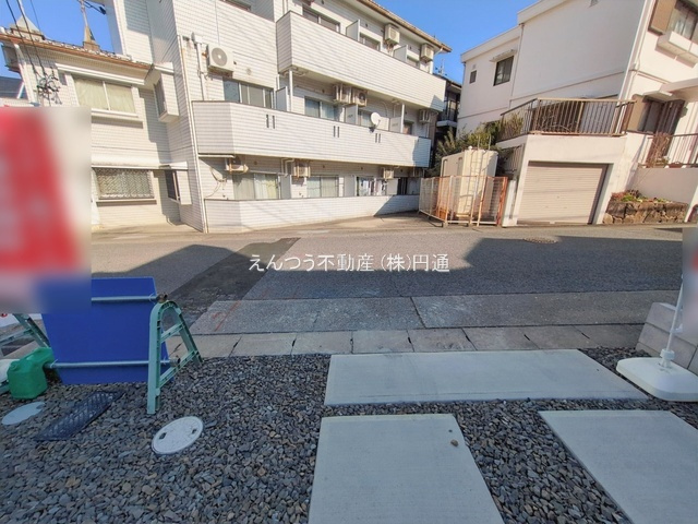 鴻の巣1期の駐車場