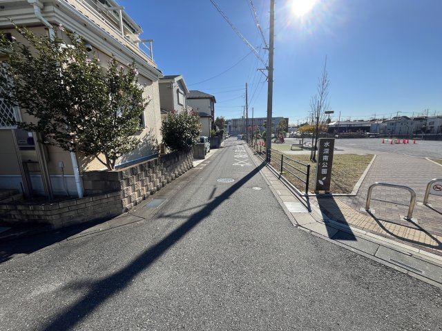 さいたま市緑区大間木2丁目の前面道路含む現地写真