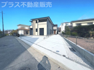 【外観】 | 現地写真。プラス不動産販売なら、現場の全ての棟をまとめてご見学頂けます。