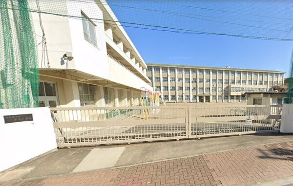 グランデ神宮前中駒ビルの周辺