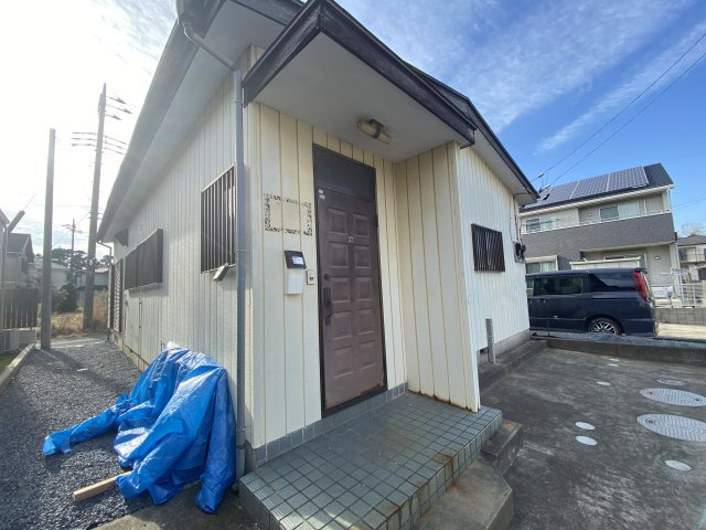 関下貸家の玄関