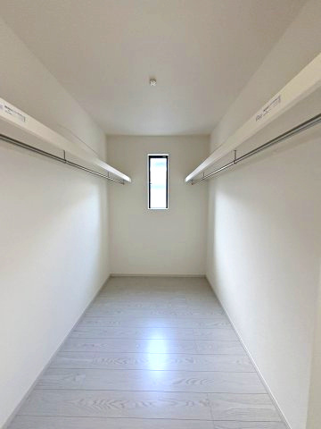 【収納】 | 福岡市南区曰佐5丁目3期　2号棟（全2棟）【仲介手数料無料・0円】 | 現地写真。ウォークインクローゼットです。