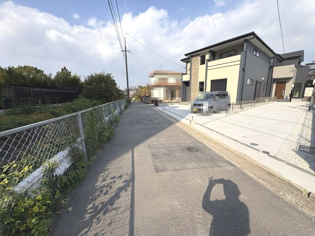 【その他】 | 福岡市南区曰佐5丁目3期　2号棟（全2棟）【仲介手数料無料・0円】 | 現地写真。前面道路です。