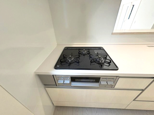 【キッチン】 | 福岡市南区曰佐5丁目3期　2号棟（全2棟）【仲介手数料無料・0円】 | 現地写真。
