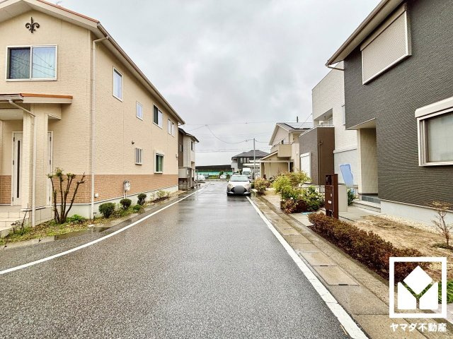 大津市月輪３丁目　２期２号地の前面道路含む現地写真