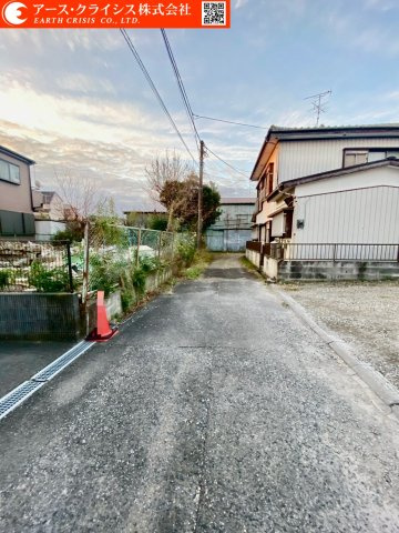【前面道路含む現地写真】 | 松戸市古ヶ崎9期 | 新しい家が増えても、空の広さはそのまま。春には桜、夏には青空、秋にはやわらかな光。季節ごとに表情を変える街で、長く暮らせる安心を。