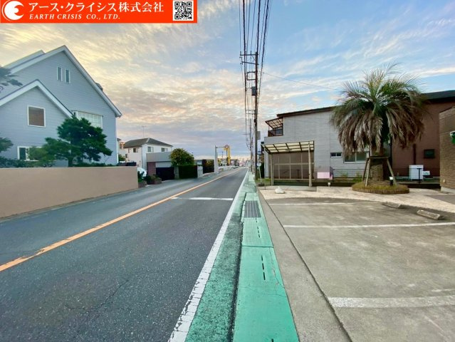 【前面道路含む現地写真】 | 松戸市古ヶ崎9期 | 風と光がやさしく巡る。朝のコーヒーも、午後の読書も、家族の団らんも、ぜんぶ光に包まれる時間。そんな日々をデザインしませんか♪