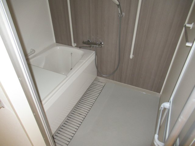 ハートフル湊川２ＤＫ＋Ｓの浴室|日々の疲れを癒すお風呂付です