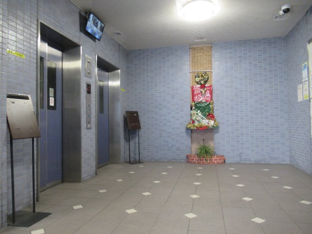 ハートフル湊川２ＤＫ＋Ｓのロビー|ゆとりのあるロビーです