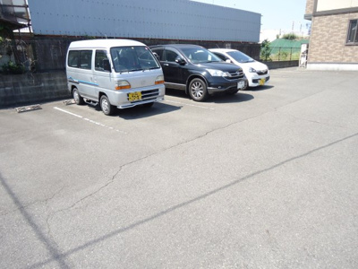 【駐車場】 | mano　castello　C棟
