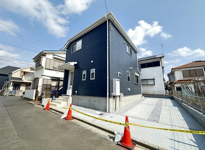 【駐車場】 | 新座市野火止3丁目　新築一戸建住宅　全1棟　(志木本店) | 2台駐車可能なゆとりあるカースペース。