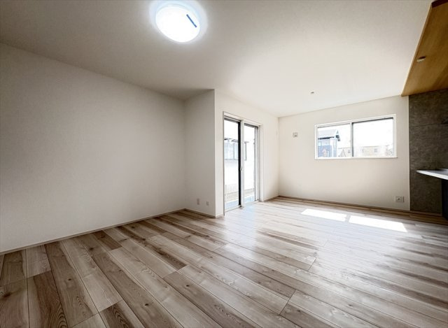 【居間・リビング】 | 新座市野火止3丁目　新築一戸建住宅　全1棟　(志木本店) | R武蔵野線「新座」駅より徒歩19分の閑静な住宅地