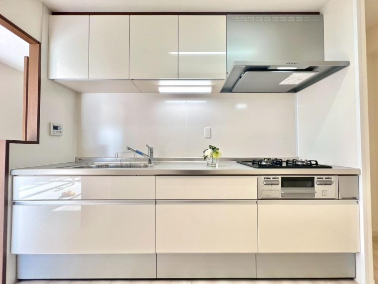 エリオ西神南2号棟のキッチン|壁付キッチンなのでリビングを広々使えます！