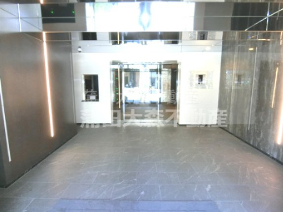 ウィリア矢口のエントランス|防犯カメラTVモニター付オートロック宅配BOXメールBOX管理人室　エントランス　