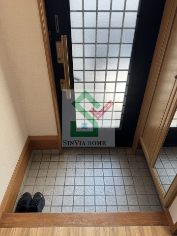 西東京市住吉町戸建の玄関