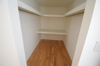 【収納】 | 安佐北区亀山2【築浅・中古戸建】（あき亀山駅） | 2階　洋室×3　収納付きでお部屋がスッキリ広く使えます。