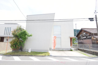 【外観】 | 安佐北区亀山2【築浅・中古戸建】（あき亀山駅） | 【安佐北区亀山2丁目】【築浅・中古戸建】
ファミリータイプ3LDK☆JRあき亀山駅まで徒歩5分☆駐車2台可☆