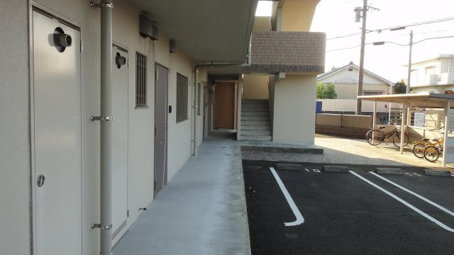 T-スクエアの駐車場|1F廊下