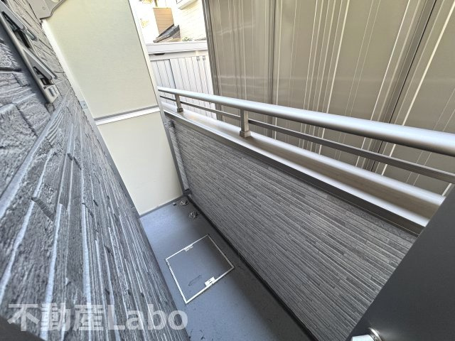 徳島市庄町５丁目のアパートのバルコニー