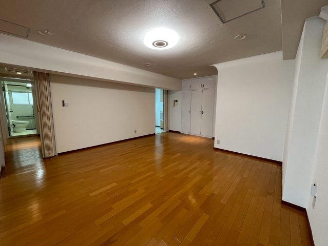 モナリザマンションの居間・リビング