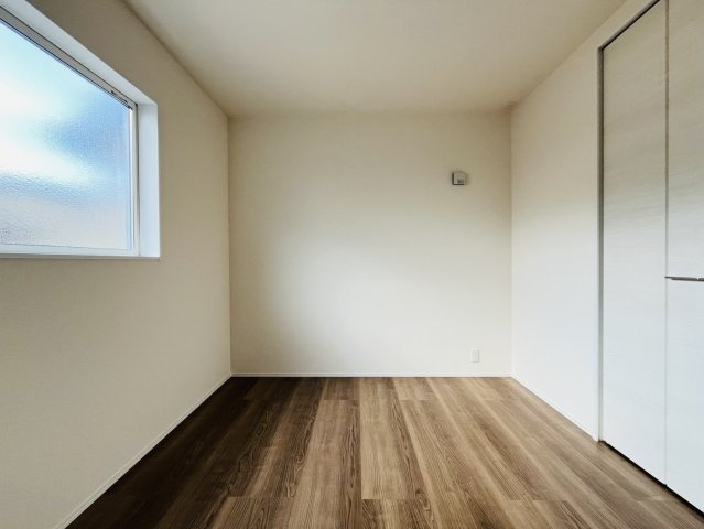 東海市荒尾町木戸畑48-4、49-5『仲介手数料無料』新築戸建ての洋室