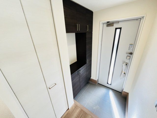 東海市荒尾町木戸畑48-4、49-5『仲介手数料無料』新築戸建ての玄関