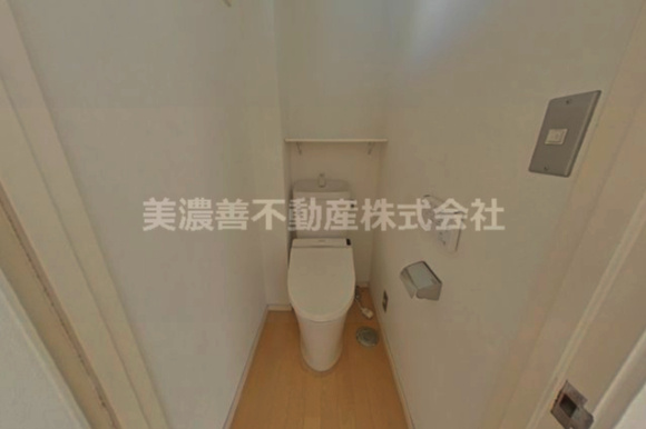 ６３４２３　岐阜市本荘中古戸建てのトイレ