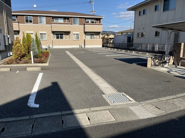 Ａｖｅｎｉｒ　Ⅰの駐車場