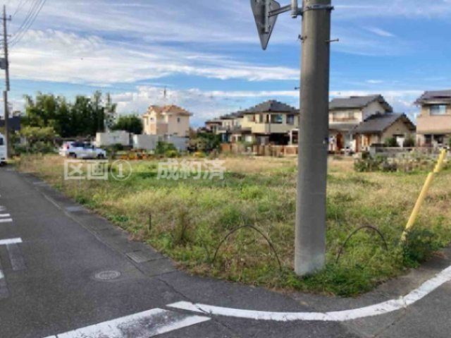 前橋市笂井町２区画売地【建築条件付】の前面道路含む現地写真