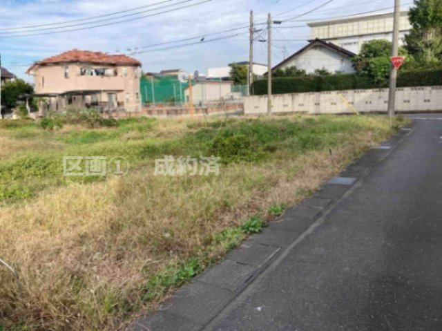 前橋市笂井町２区画売地【建築条件付】の前面道路含む現地写真