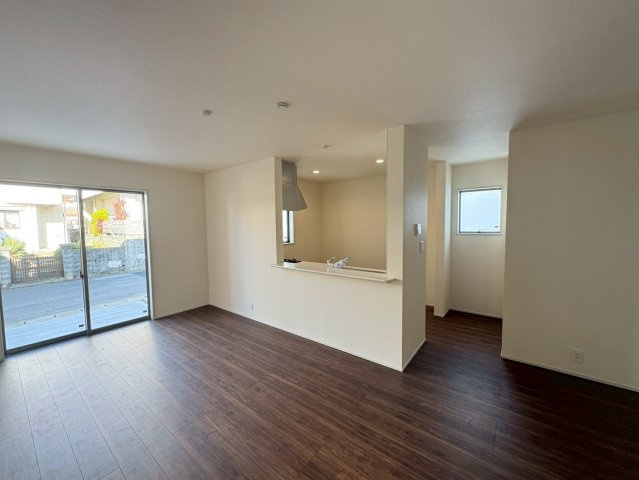 ■■うるま市みどり町第３－１号棟（全２棟）の居間・リビング|ゆったり過ごせるリビングです