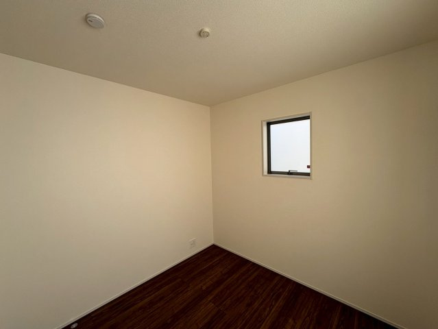 ■■うるま市みどり町第３－１号棟（全２棟）の洋室