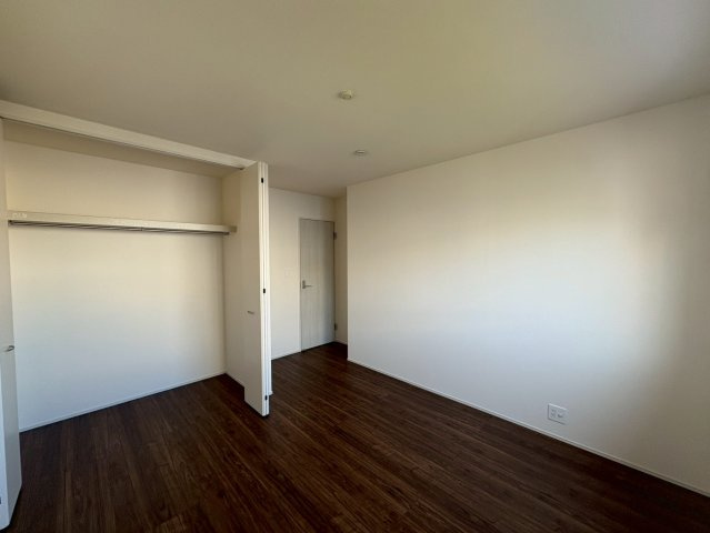 ■■うるま市みどり町第３－１号棟（全２棟）の洋室