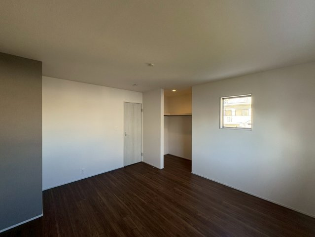 ■■うるま市みどり町第３－１号棟（全２棟）の洋室