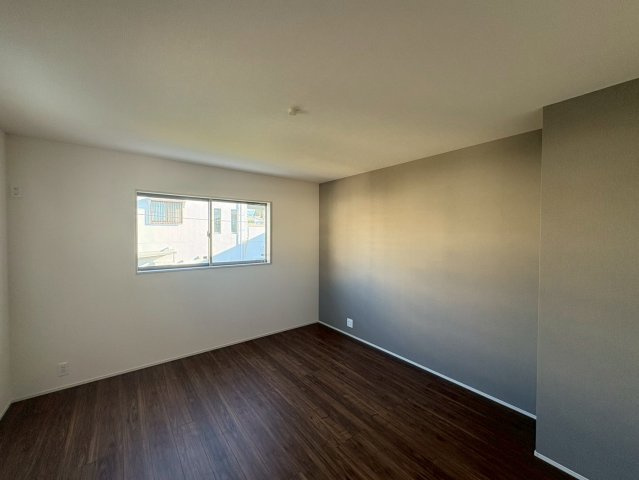 ■■うるま市みどり町第３－１号棟（全２棟）の洋室